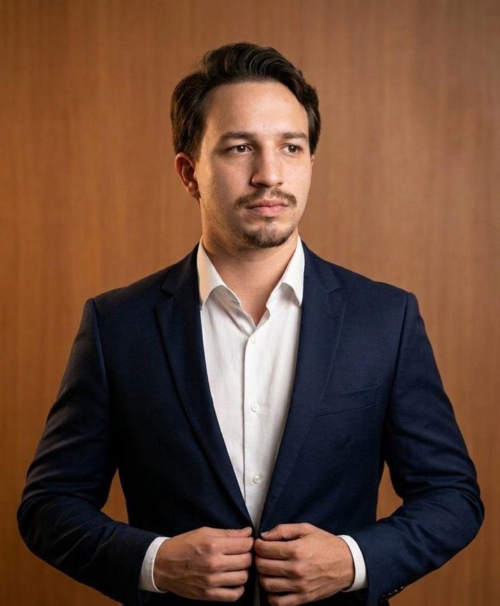Dr. Mateus Lopes Brasil